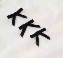 Load image into Gallery viewer, Ivory Fuzzy Sweater